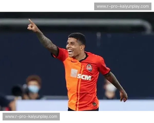 桑巴风暴遇波斯魅影：足球不止，激情不灭！